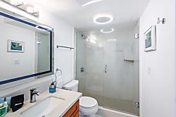 Waikiki Banyan Tower 1 Suite 708