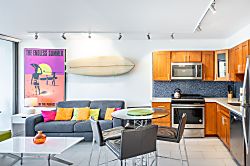 Waikiki Banyan Tower 1 Suite 708