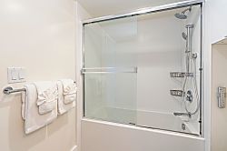 Ilikai Hotel Penthouse 2600