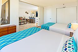 Waikiki Banyan 2912 T1