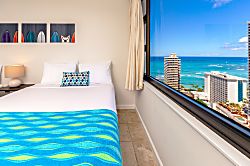 Waikiki Banyan 2912 T1