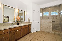 Modern North Shore Getaway