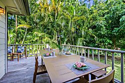 Hanalei Ohana - Outdoor dining, great for starry summer nights.