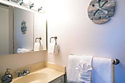 Turtle Bay Surf-Inspired Condo with AC