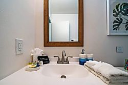 Turtle Bay Surf-Inspired Condo with AC