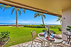 Kulakane 105 - Expansive lawn and panoramic ocean views from the lanai.