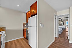 Kulakane 105 - Bright kitchen with generous storage and modern finishes.