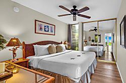 Kulakane 105 - Spacious bedroom retreat with tropical-inspired touches.