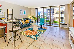 Waikiki Banyan 1007 T2