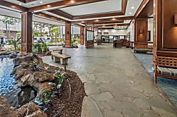 Waikiki Banyan 1007 T2