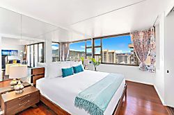 Waikiki Banyan 3612 T1