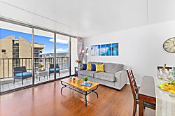 Waikiki Banyan 3612 T1