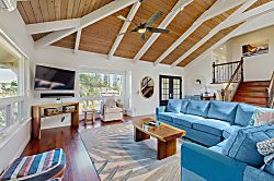 Hale Carly & Lia Lani