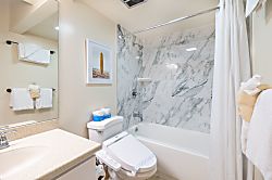 Waikiki Banyan 3709 Tower 1