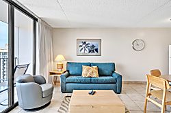 Waikiki Banyan Tower 2 Suite 3704