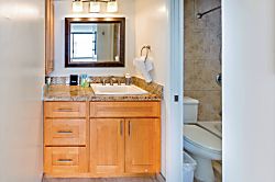 Waikiki Banyan Tower 2 Suite 3704