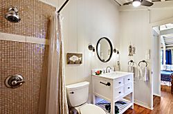 International Colony 17