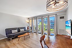 Four Paddle 6th Floor