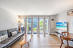 Four Paddle 6th Floor