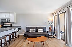 Four Paddle 6th Floor