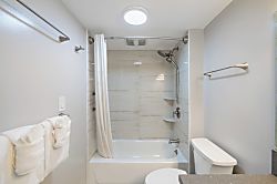 Four Paddle 6th Floor