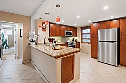 Royal Mauian Remodeled Condo