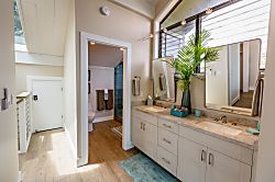 Kahana Outrigger 1B1 