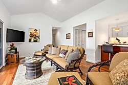 Ohia Cottage: Your Coastal Retreat