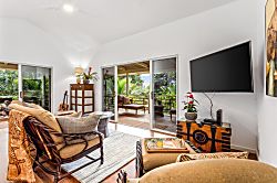 Ohia Cottage: Your Coastal Retreat