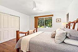 Ohia Cottage: Your Coastal Retreat