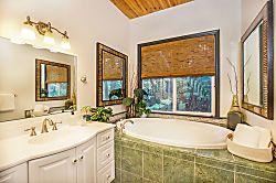 Hale Mauka Rainforest Retreat