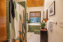 Hale Mauka Rainforest Retreat