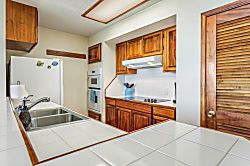 Kahalu'u Bay Villas 103