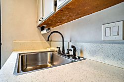 Maui Hill 99, great location with garden views!