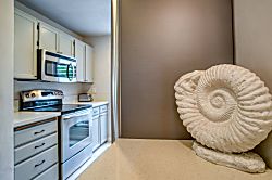 Maui Hill 99, great location with garden views!