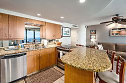 Kihei Beach Condominium 606 - Private kitchen