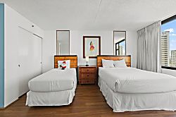 Waikiki Banyan Unit 1504 Tower 2