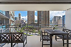 Ilikai Hotel Condo 9th Floor City View