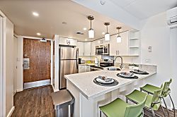 Ilikai Hotel Condo 9th Floor City View