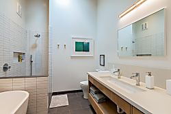 Haena Serenity Retreat - Bathroom