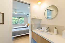 Haena Serenity Retreat - Bathroom