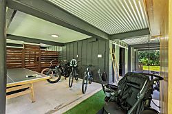 Haena Serenity Retreat - Lanai - Bikes and Kid Items