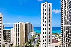 Waikiki Banyan 2014 T2