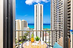 Waikiki Banyan 2014 T2