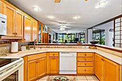 Keauhou Surf & Racquet Garden View