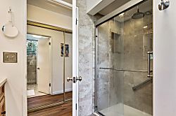 Keauhou Surf & Racquet Garden View