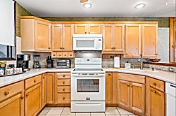 Keauhou Surf & Racquet Garden View