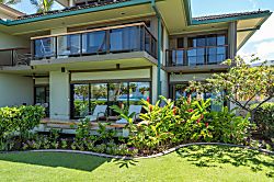 Puunoa Beach Estates 103 - Steps from the lanai lead to your own private entrance to Baby Beach