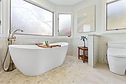 Puunoa Beach Estates 103 - Master Bath Tub