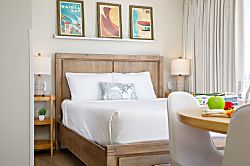  Pacific Monarch 2208